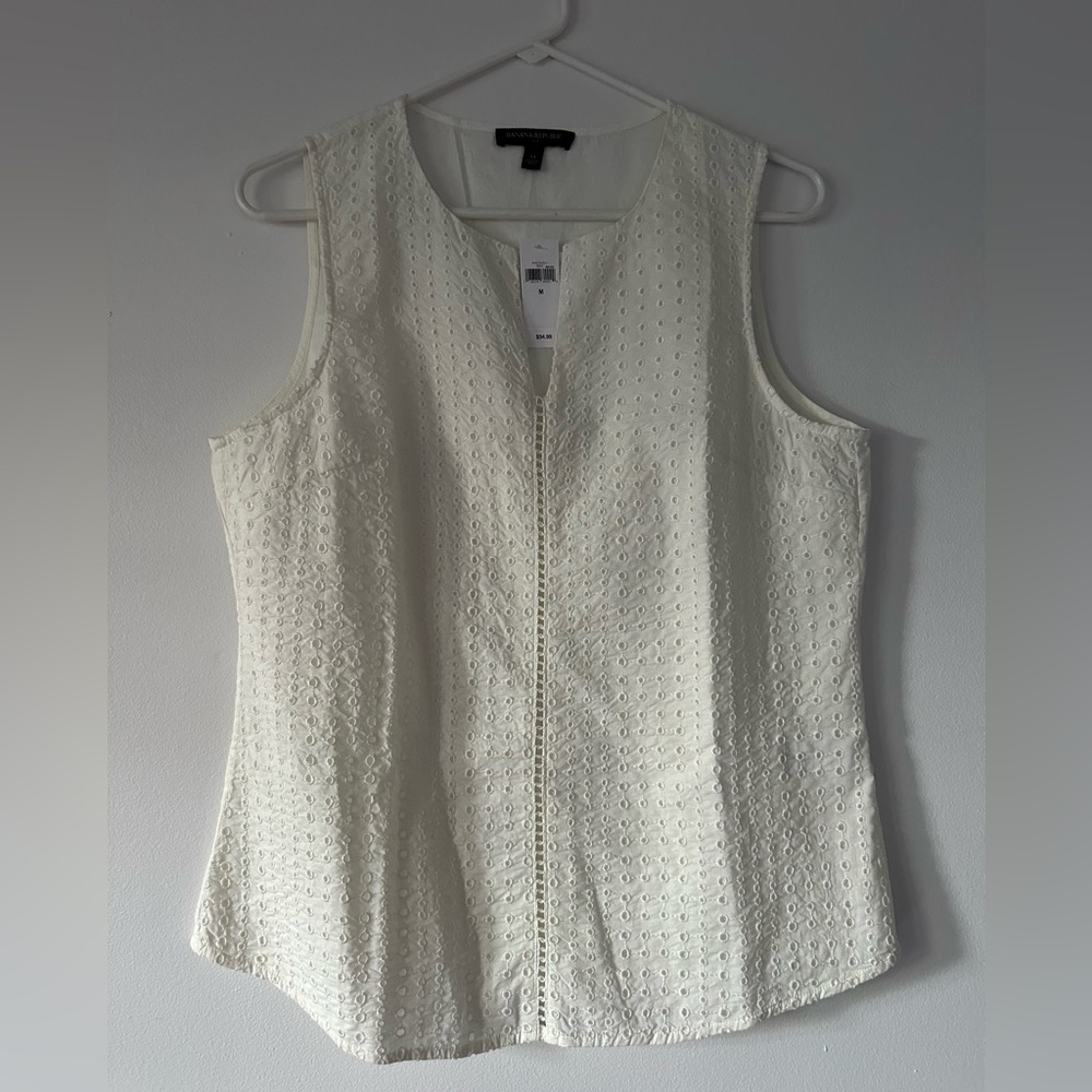 NWT- Banana‎ Republic- White Tank with eyelet detailing- M
